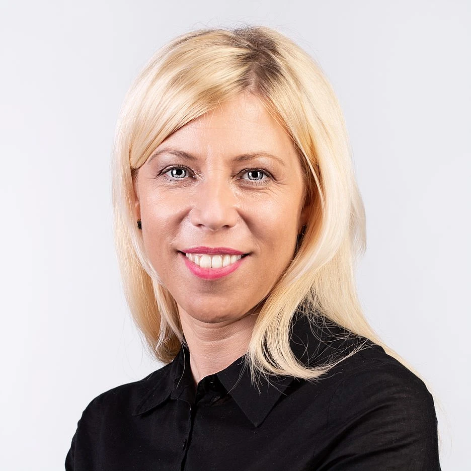 Magdlaena Jabłońska.jpg Wizualizacja wnętrz Kontakt | Wyposażenie wnętrz MAXFLIZ
