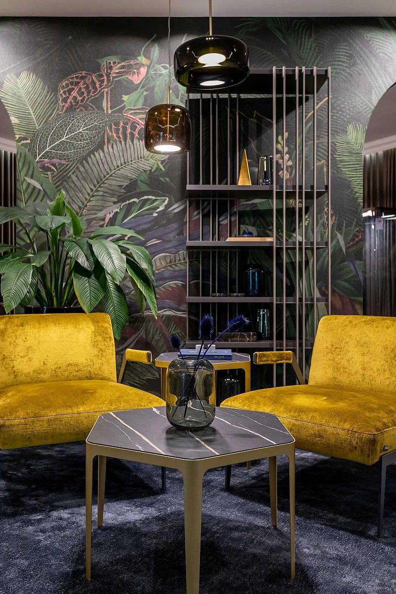 Salon w stylu jungle glam - 2.jpg Salon w stylu jungle glam — miejsce idealne do odpoczynku | Wyposażenie wnętrz MAXFLIZ
