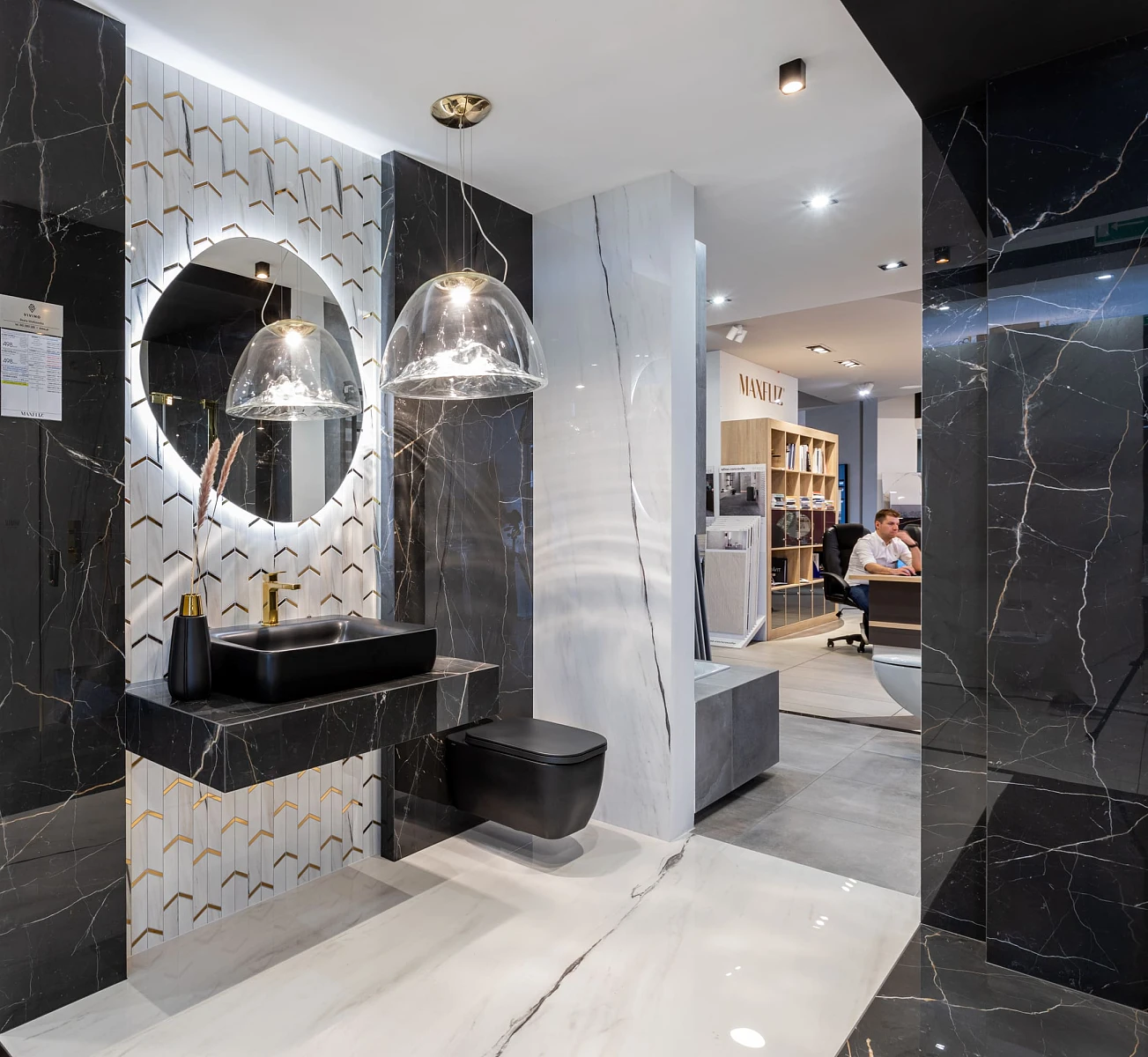 0C1A4730.jpg Architektoniczne złoto oraz elegancka czerń i biel | Wyposażenie wnętrz MAXFLIZ