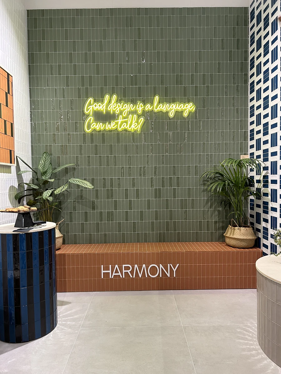  Aranżacja łazienki z wykorzystaniem płytek marki Harmony.