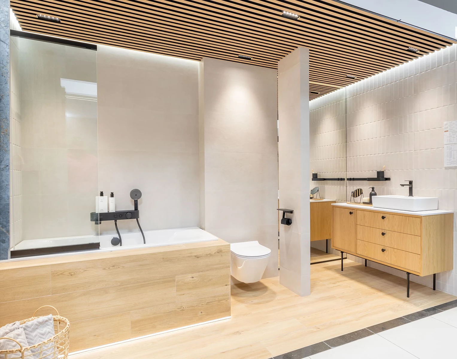 0C1A8200-HDR.jpg Łazienka w stylu japandi – minimalizm, funkcjonalność i harmonia | Wyposażenie wnętrz MAXFLIZ