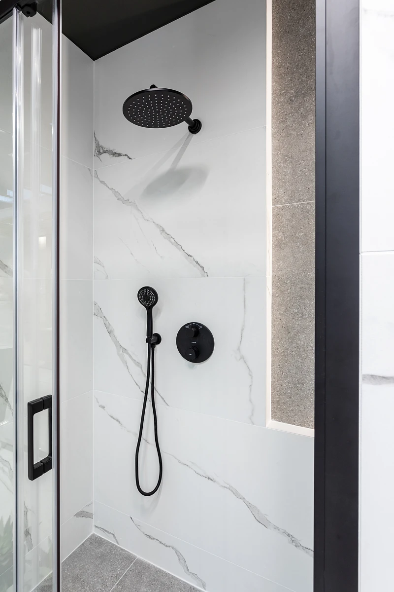 0C1A9685.jpg Wnętrze Pełne Subtelnych Kontrastów — Elegancka Łazienka | Wyposażenie wnętrz MAXFLIZ
