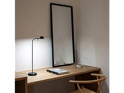 Lampa Stołowa Czarna Pin od Vibia