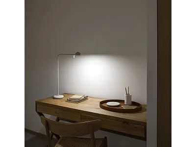 Lampa Biurkowa Pin Biała od Vibia