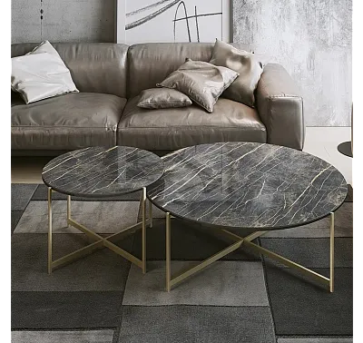 Stolik Loomi od Hiooro