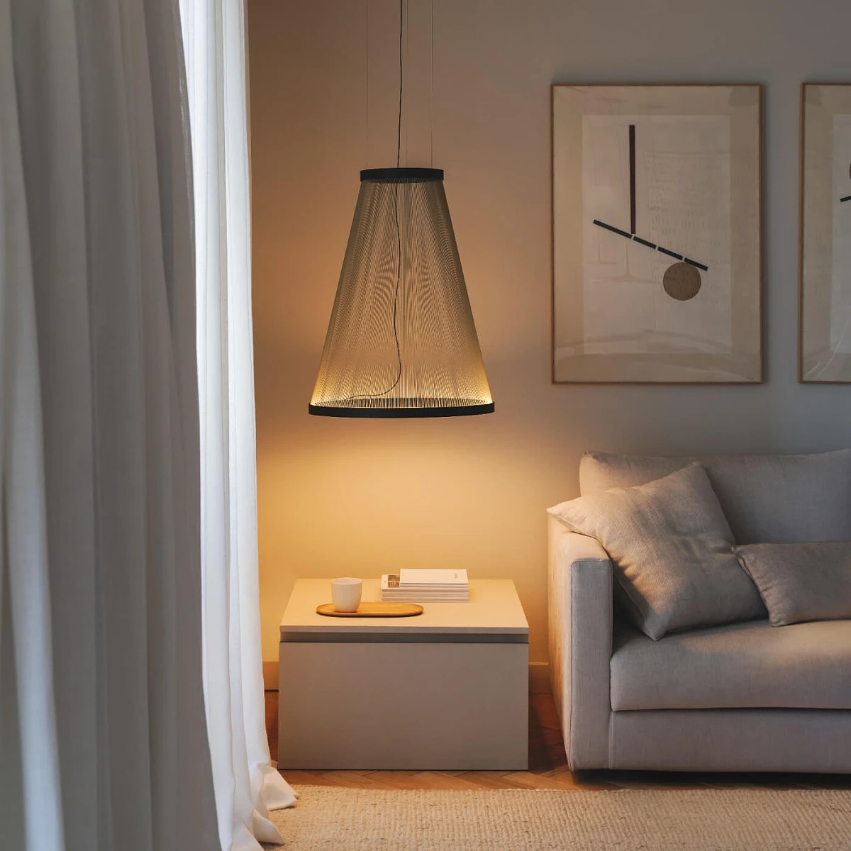 Vibia_lampa_Array_beżowa_Maxfliz.jpg [119.43 KB]