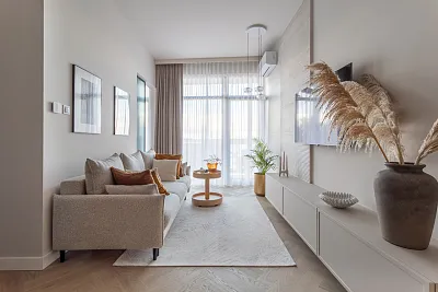 Apartament nad jeziorem w Mazurach strefa dzienna Maxfliz.jpg Artykuły i Inspiracje w Branży Wnętrzarskiej | Blog Maxfliz