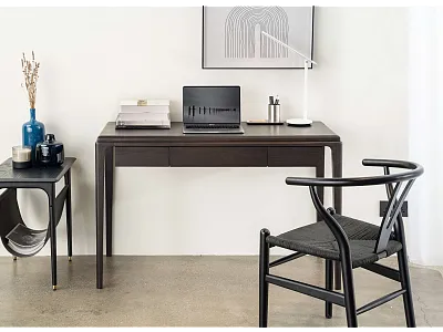 BIURKO Z TRZEMA SZUFLADAMI Z KOLEKCJI NOTCH DĄB PALONY od MAXLIVING