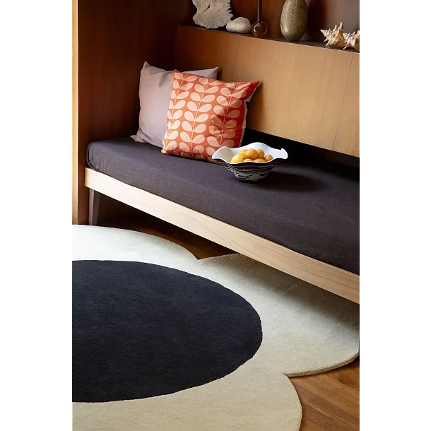 Dywan Okrągły Flower Spot Ecru/Black 150x150 cm od Carpets&More