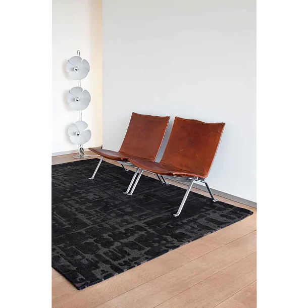 Dywan Baobab Black Water 170x240 cm od Carpets&More