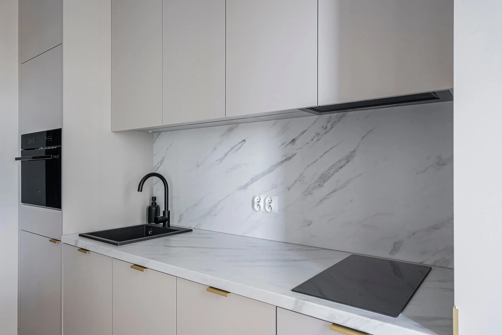 Apartament Inwestycyjny 29 m² w Katowicach- aneks kuchenny.JPG [88.31 KB]